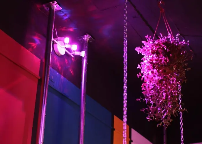 200 Qm Loft Am Fluss Fuer Freunde Und Familien !