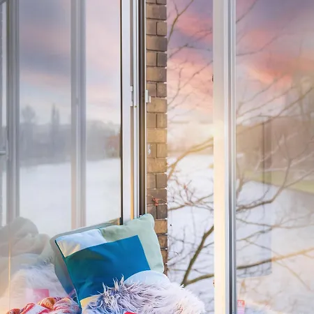 Appartement 200 Qm Loft Am Fluss Fuer Freunde Und Familien ! *