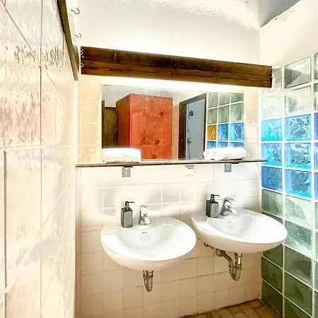 Lägenhet 200 Qm Loft Am Fluss Fuer Freunde Und Familien ! *