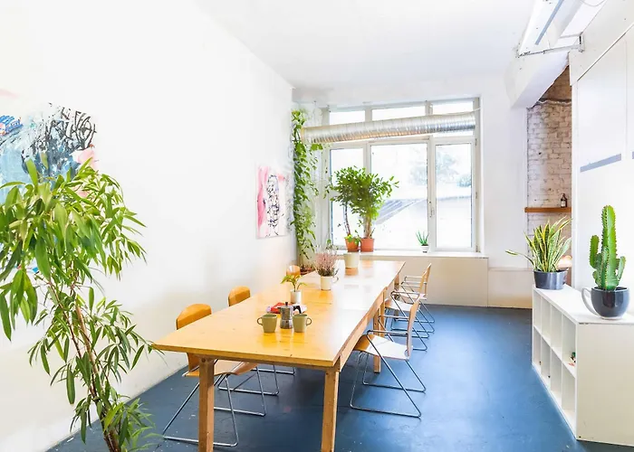 200 Qm Loft Am Fluss Fuer Freunde Und Familien !