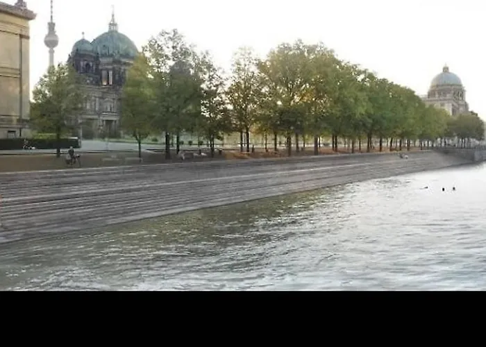 Apartamento 200 Qm Loft Am Fluss Für Freunde Und Familien ! Berlín