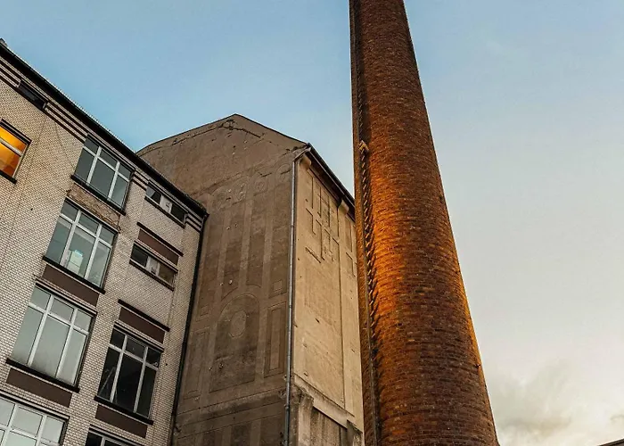 200 Qm Loft Am Fluss Fuer Freunde Und Familien ! *