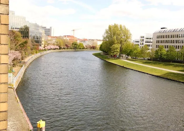 Lägenhet 200 Qm Loft Am Fluss Fuer Freunde Und Familien !